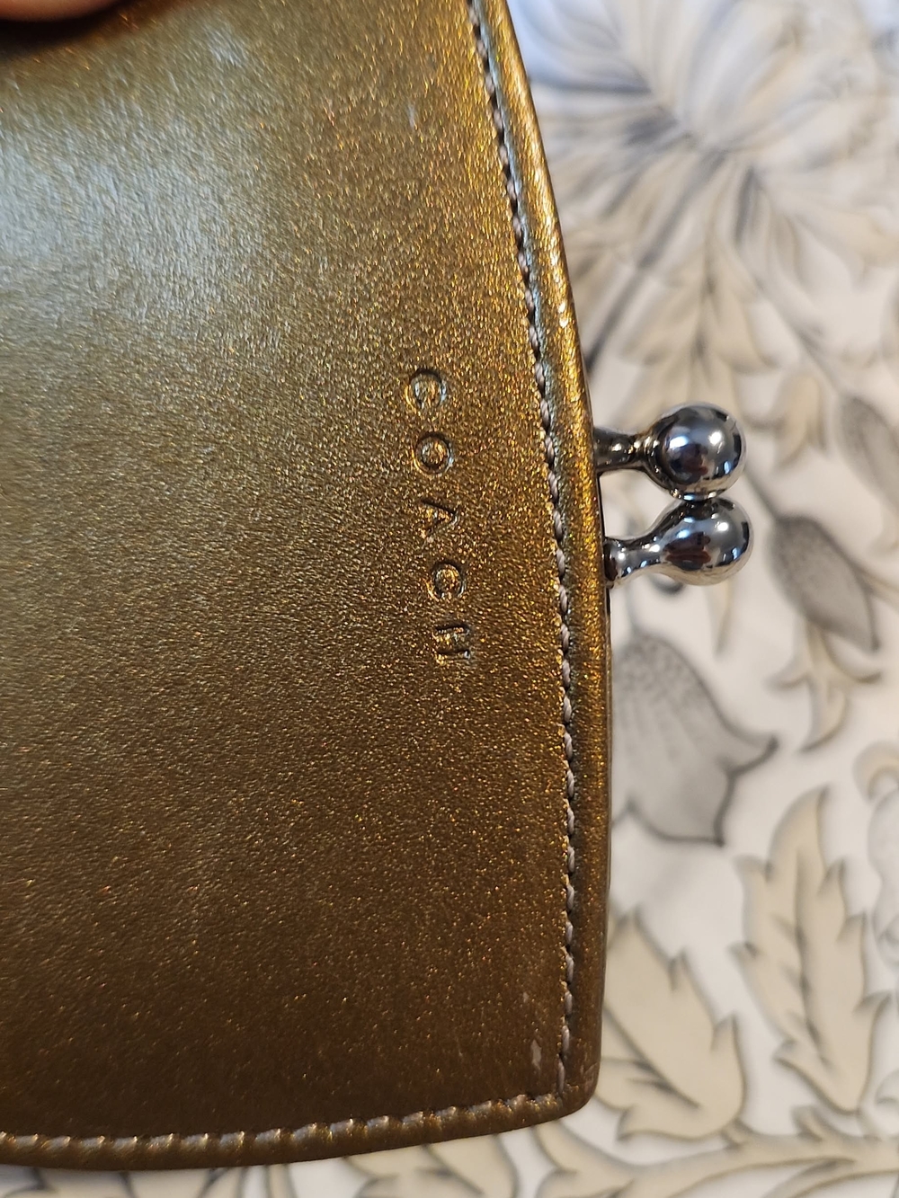COACH Rare Metallic Gold Leather Kiss-Lock Coin Wallet - Picture 2 of 5